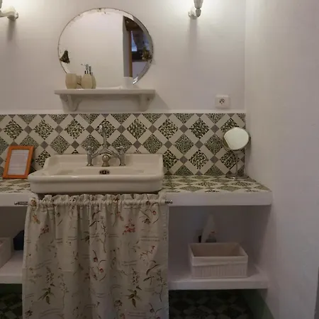 Guest house Maison D'hotes La Honas *