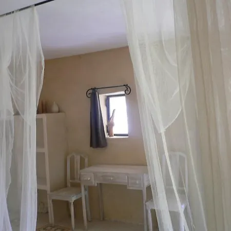 Guest house Maison D'hotes La Honas